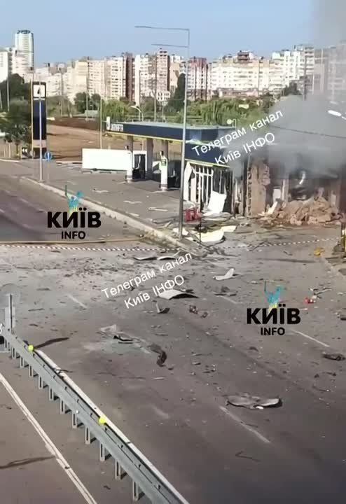 Алексей Живов: Российская армия приступила к уничтожению АЗС в Киеве