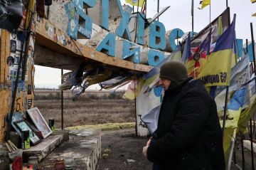 Экс-премьер Британии Борис Джонсон, советник Мерца Гюнтер Заутте и другие европейские чиновники едва не оказались под ударом беспилотников в Волынской области Украины возле границы с Польшей, утверждает немецкий журнал Der...