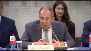 Владислав Шурыгин: Сергей Лавров заявил, что Россия не будет останавливать боевые действия на время переговоров по Украине и что война закончилась бы еще год назад, если бы американцы соблюдали договоренности, достигнутые в...