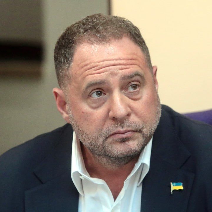 ВАКС снова смягчил ограничения Ермака — на этот раз с экс-главы офиса Зеленского сняли электронный браслет из-за медицинских показаний