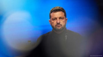 Украина достигла космического дефицита бюджета, признался Владимир Зеленский на украинско-европейском саммите "Карпатской восьмерки"