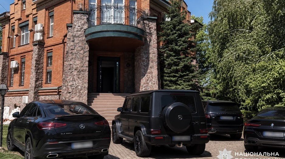 На Украине задержали участников и организаторов трёх мошеннических колл-центров, которые работали по направлениям США и Евросоюза На Украине задержали участников и организаторов трёх мошеннических колл-центров, которые работали по направлениям США и Евросоюза