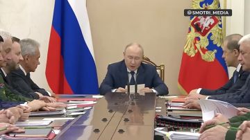 Владимир Путин предложил на заседании Военно-промышленной комиссии обсудить новую госпрограмму вооружений