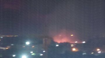 Сообщают о очень сильном пожаре в Одессе после прилета