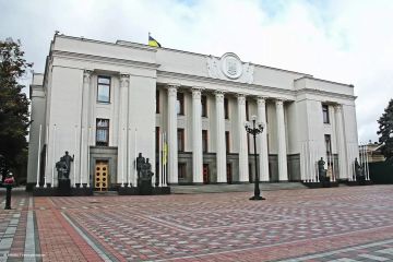 Рада ушла на каникулы посреди финансового кризиса на Украине