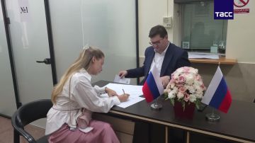 Около 250 человек уже проголосовали на выборах в Госдуму в Бангкоке, сообщил ТАСС посол России в Таиланде Евгений Томихин