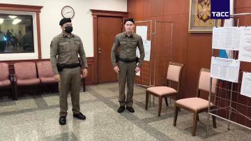 В Бангкоке началось голосование на выборах в Госдуму, передает корреспондент ТАСС