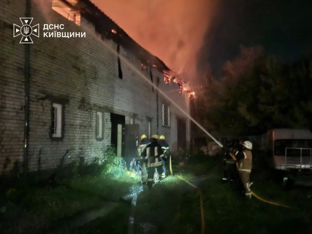 В Киевской области были прилёты по пилораме под Фастовым и по предприятию под Бучей, сообщают власти В Киевской области были прилёты по пилораме под Фастовым и по предприятию под Бучей, сообщают власти
