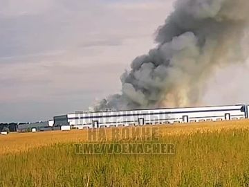 Раннее не публиковавшиеся кадры прилёта реактивных БпЛА «Герань-4» по складу «Биокон» в Борисполе