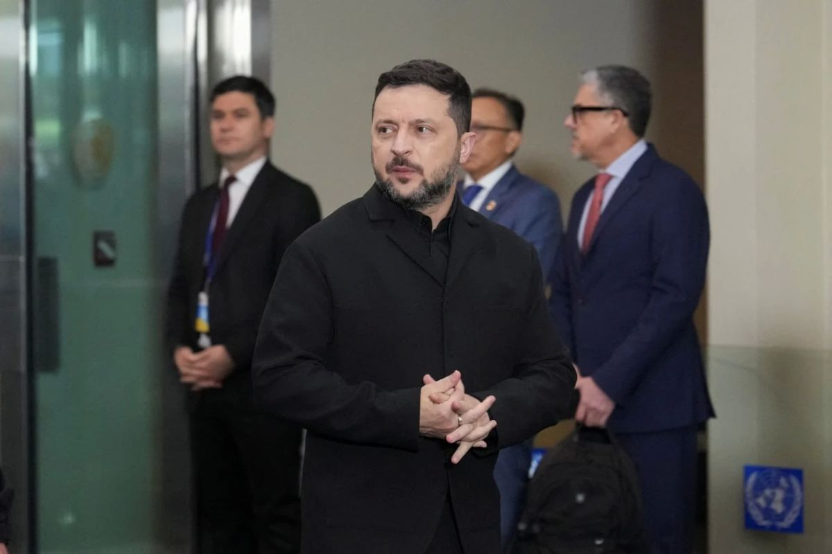Зеленский явился в ООН в пиджаке не по размеру
