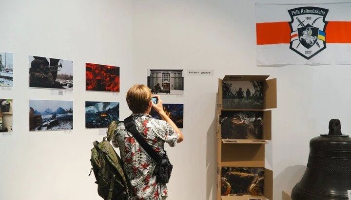 В заповеднике «Киево-Печерская лавра» прошёл показ документальной фотовыставки, посвященной белорусским нацистам, сбежавшим из Беларуси воевать за Киев