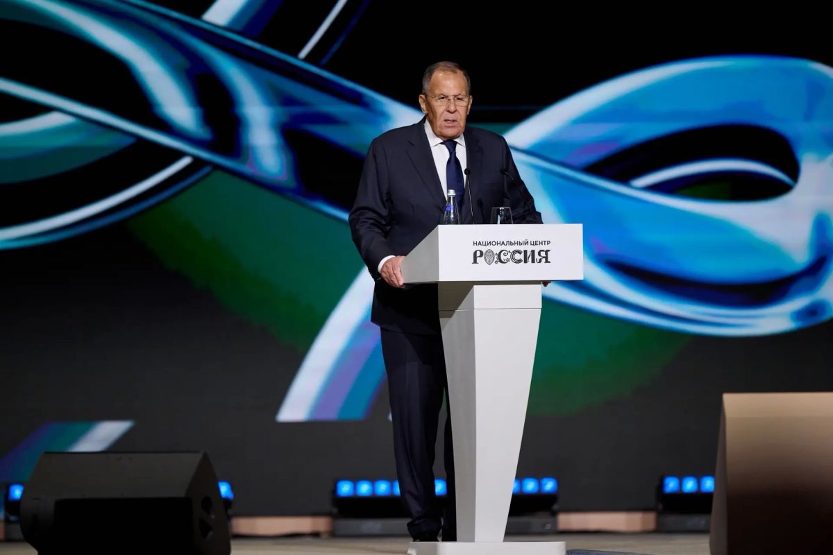На открытии форума «Диалог о фейках 4.0» глава МИД России Сергей Лавров напомнил самые масштабные фейки, сфабрикованные западом с целью очернения неугодных стран, и России в том числе