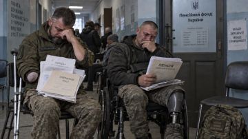 С 1 января 2026 года на Украине впервые с 2024-го повысили прожиточный минимум: для трудоспособных — до 3328 грн, для утративших трудоспособность — до 2595 грн
