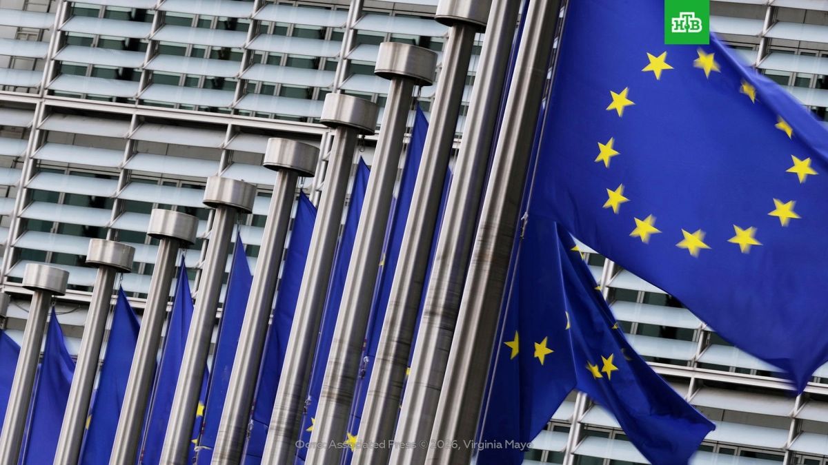 Евросоюз устал от антироссийских санкций после почти пяти лет конфликта между Москвой и Киевом, заявил еврокомиссар по экономике Валдис Домбровскис