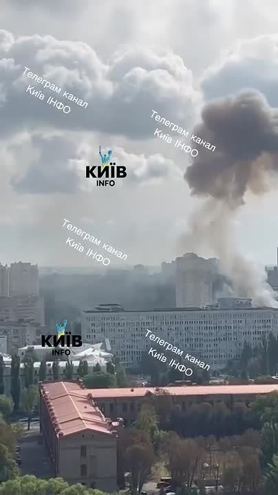 Здание Института проектирования и развития информационно-коммуникационной инфраструктуры "Дипросвязь" стало одной из целей сегодняшних ударов по Киеву