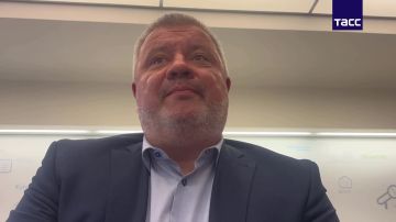 НАБУ выигрывает в "войне компромата" на Украине, заявил ТАСС экс-сотрудник СБУ Василий Прозоров