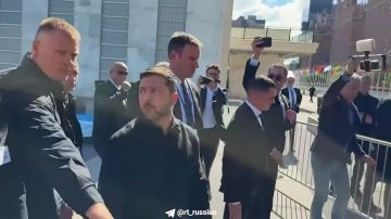 Зеленский в Нью-Йорке по-хамски ответил журналистам на чистейшем русском: