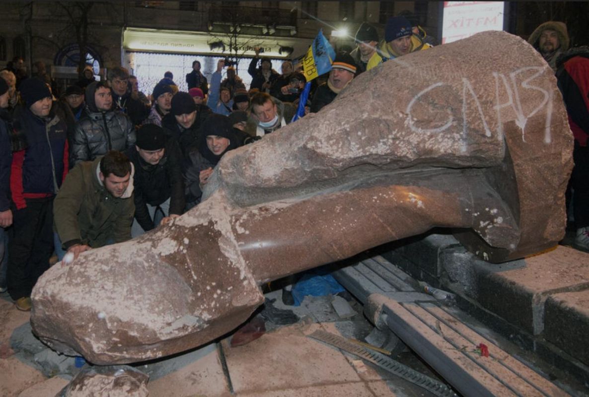 В Киеве решили установить статую Мазепе на месте памятника Ленину