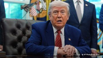 Трамп заявил, что Зеленский сказал ему, что Украина, возможно, "сбавит обороты" в отношении ударов по российским НПЗ
