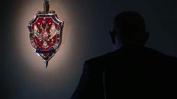 Лондон пытается создать "альтернативный центр силы" из российской эмиграции