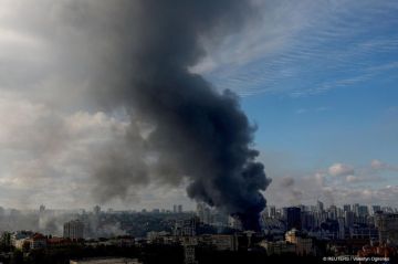 "Придется заплатить". Кампании "по принуждению России к миру" обернулись резким усилением ударов по тылам, морской блокадой, а обстрелы Киева продолжаются круглосуточно