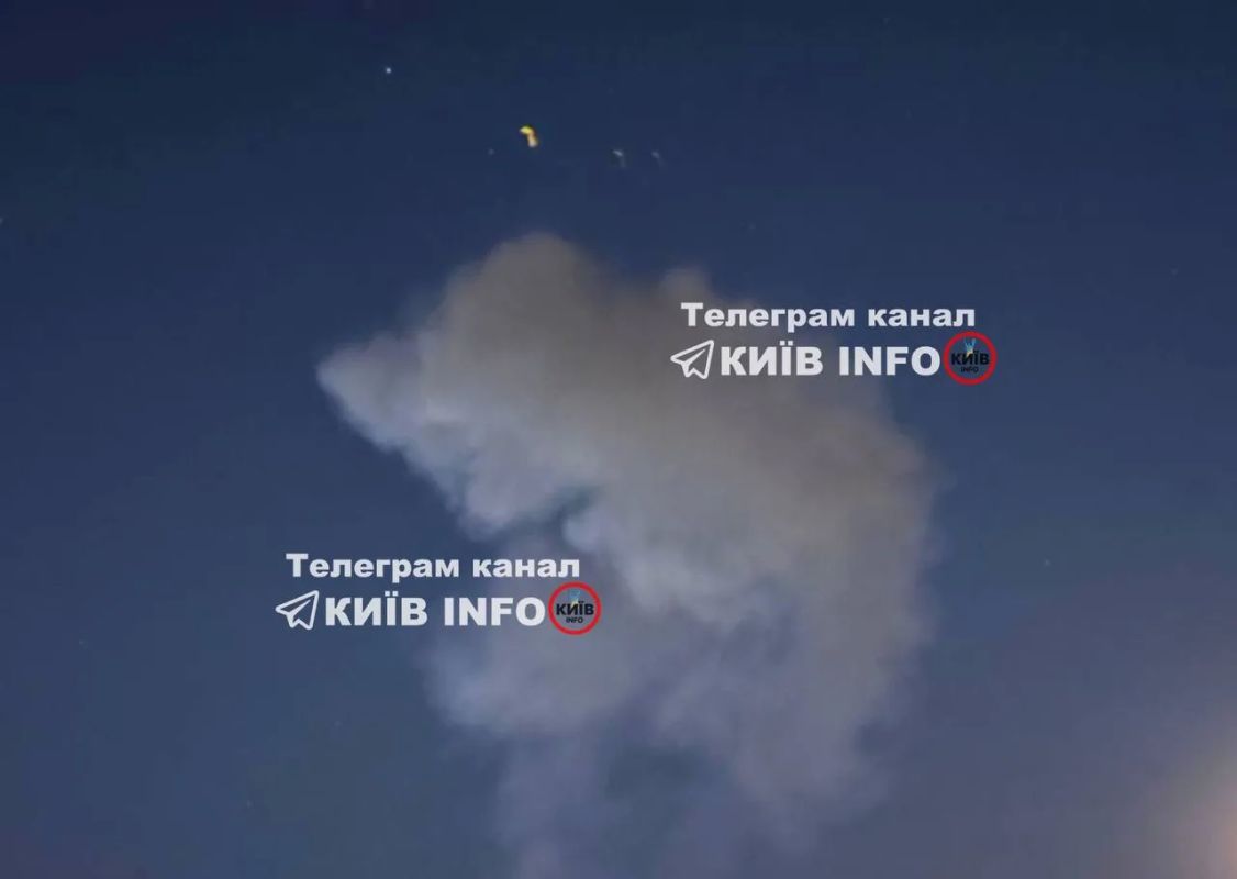 В Киеве после прилётов поднимается дым