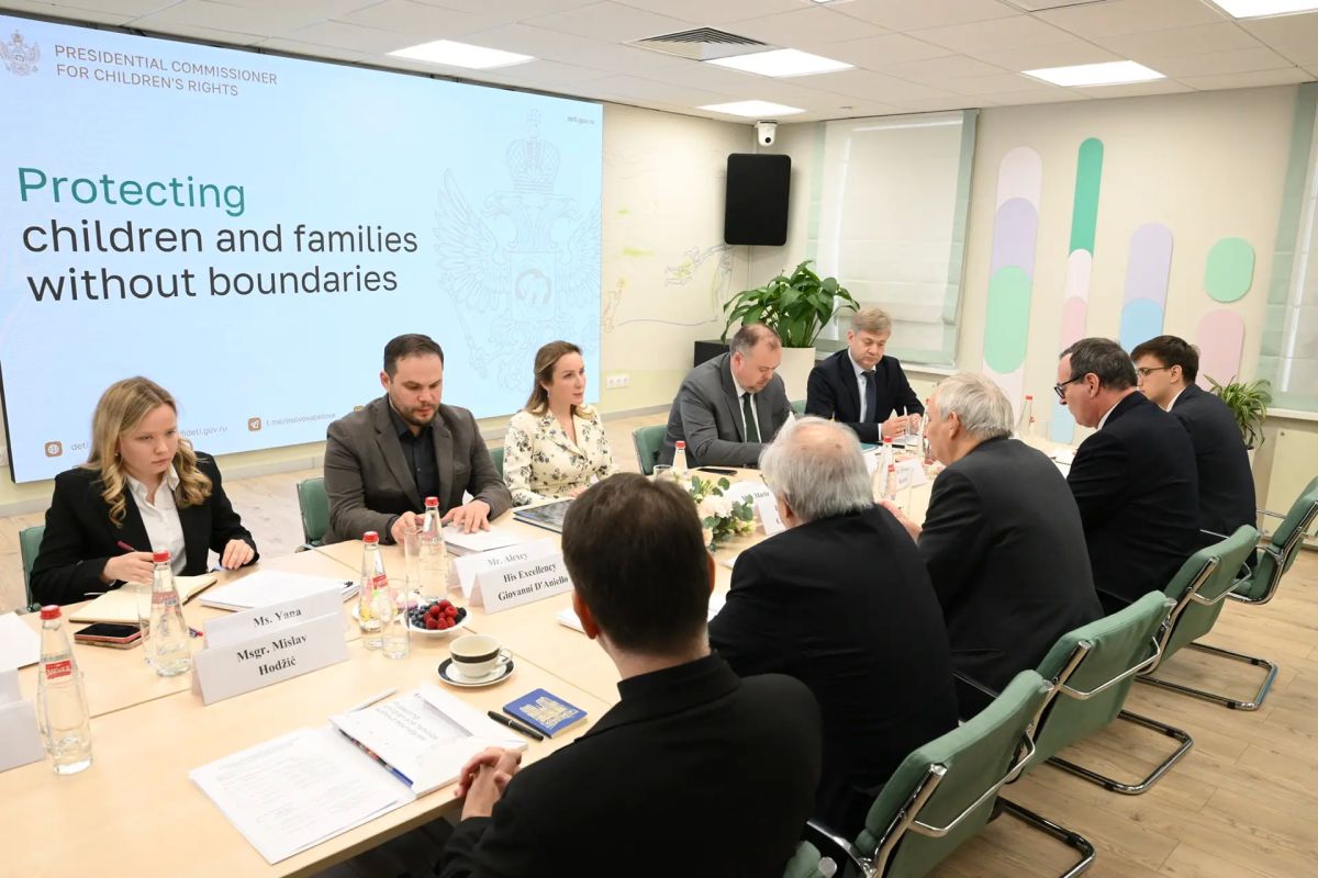 Мария Львова-Белова: Встретились с посланником Папы Римского кардиналом Маттео Дзуппи Мария Львова-Белова: Встретились с посланником Папы Римского кардиналом Маттео Дзуппи