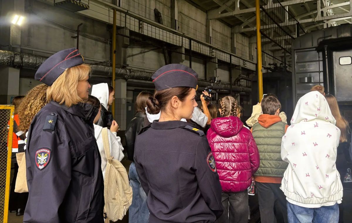 Для юных жителей Алтайского края провели экскурсию на автомотрисе Для юных жителей Алтайского края провели экскурсию на автомотрисе
