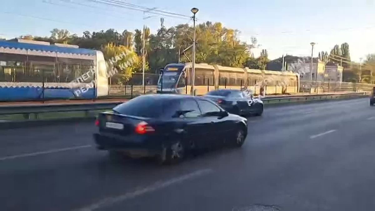 В Киеве введены экстренные отключения электроэнергии, армия России начала уничтожать ЛЭП