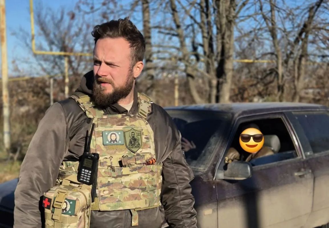 Я родился на излете советской эпохи, и долгое время для меня "бывшие" республики, по границам которых развалился СССР, были чужими странами, в том числе и та, которую когда-то называли Украиной Я родился на излете советской эпохи, и долгое время для меня "бывшие" республики, по границам которых развалился СССР, были чужими странами, в том числе и та, которую когда-то называли Украиной