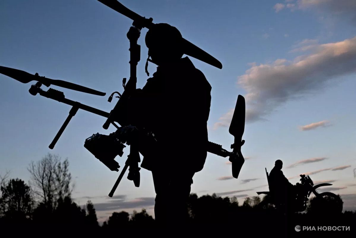 Сухогруз с военным имуществом и грузом двойного назначения для ВСУ поражен в порту "Черноморск"