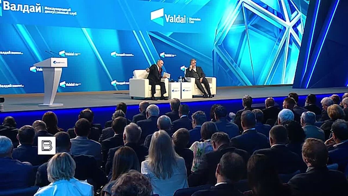 "Согласитесь, что выглядит нелепо": Владимир Путин прокомментировал предложение прекратить удары по чувствительным для экономики Украины объектам в ответ на остановку ударов по российским НПЗ
