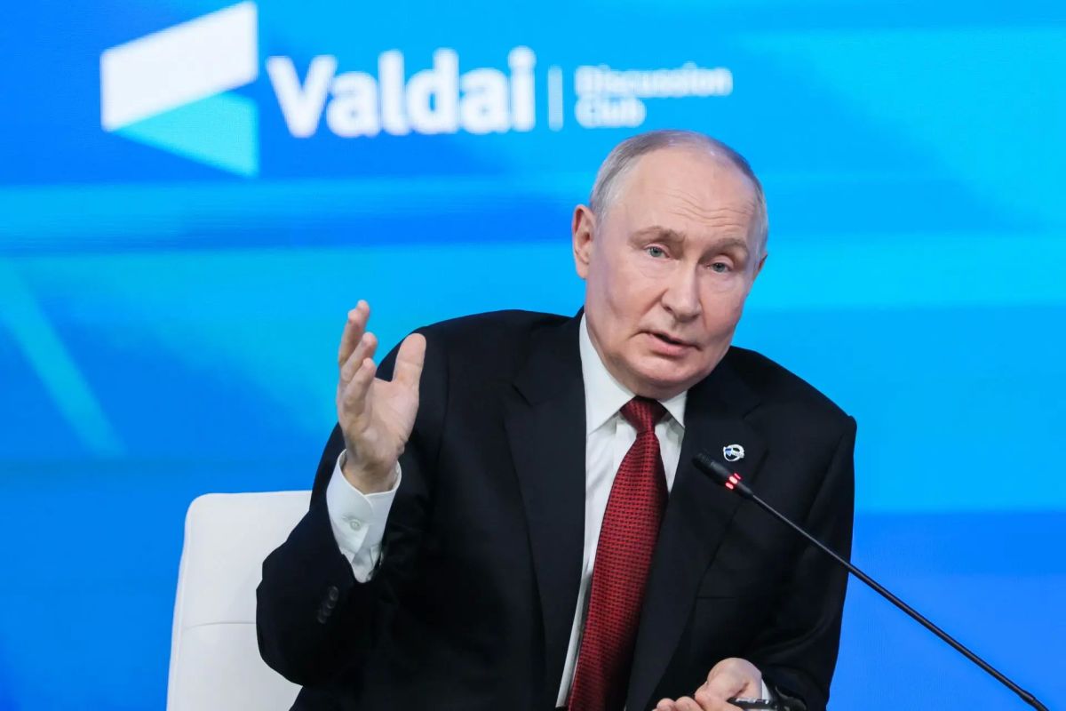 РФ благодарна первой леди США за решение гуманитарных вопросов по Украине, заявил Путин
