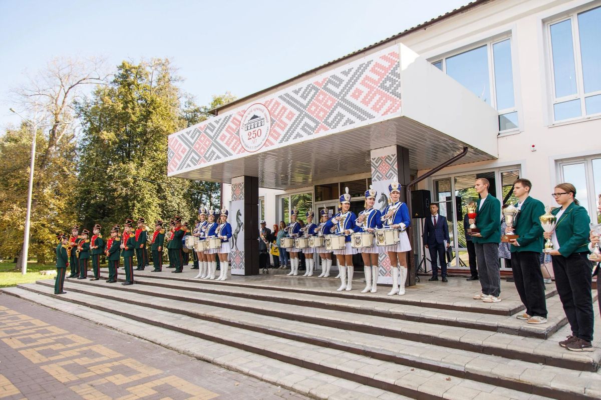 В Воронежской области открыли новый корпус Хреновской школы наездников В Воронежской области открыли новый корпус Хреновской школы наездников