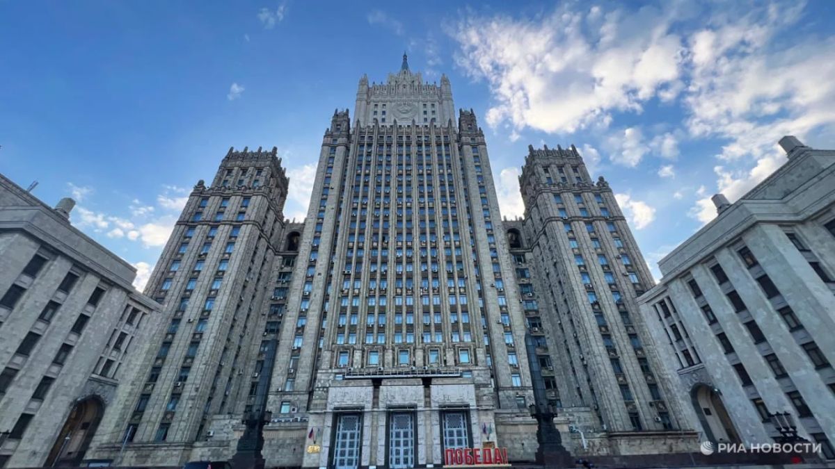 МИД России вновь предостерег иностранных граждан и дипломатов от пребывания на Украине