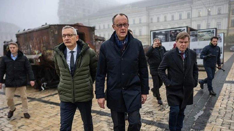 «Я пережил три воздушные тревоги, но был спасён сопровождавшими» – Мерц привёз Зеленскому «допомогу» «Я пережил три воздушные тревоги, но был спасён сопровождавшими» – Мерц привёз Зеленскому «допомогу»