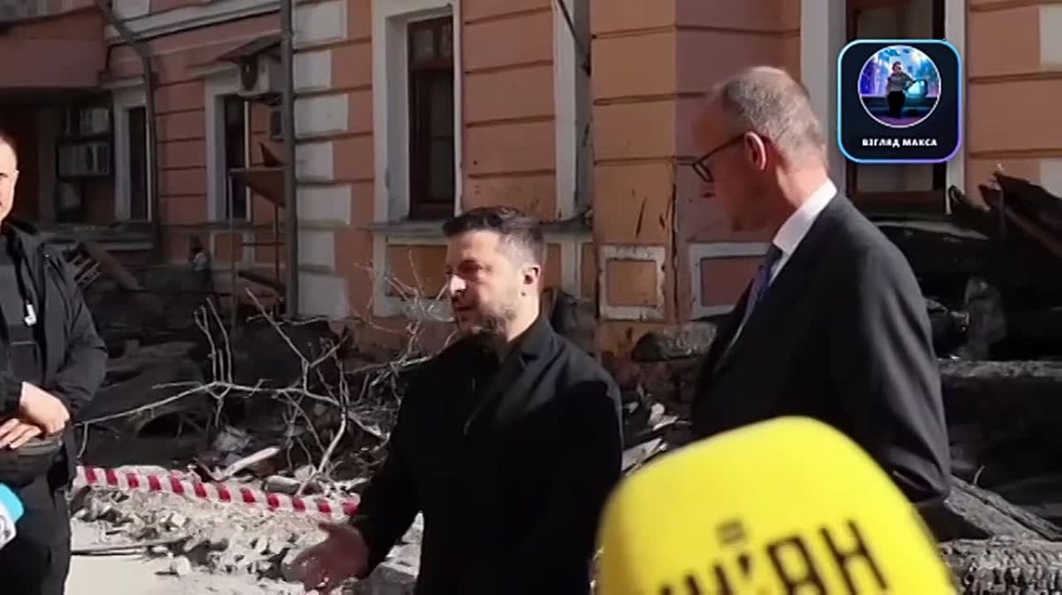 Канцлер Германии Фридрих Мерц встретился с Зеленским в Киеве у здания Национальной академии наук, пострадавшего в результате обстрелов