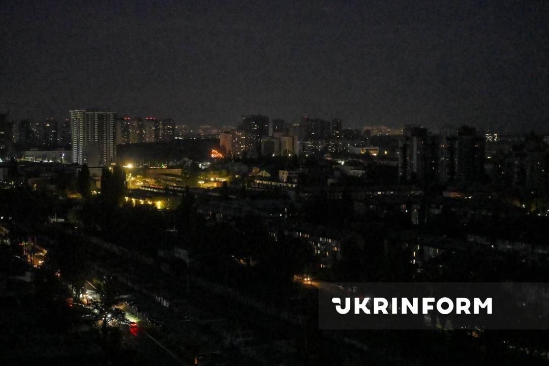 В Киеве начались отключения электричества по графикам и без, связанные в том числе с продолжающимися ударами по подстанциям, а население перемещается в метро на фоне предупреждений о будущем ночном ракетном ударе В Киеве начались отключения электричества по графикам и без, связанные в том числе с продолжающимися ударами по подстанциям, а население перемещается в метро на фоне предупреждений о будущем ночном ракетном ударе
