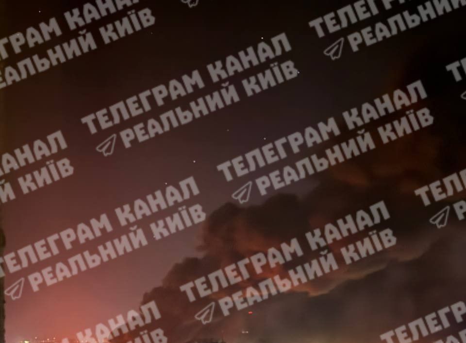 Пожар на месте одного из прилетов в Киеве