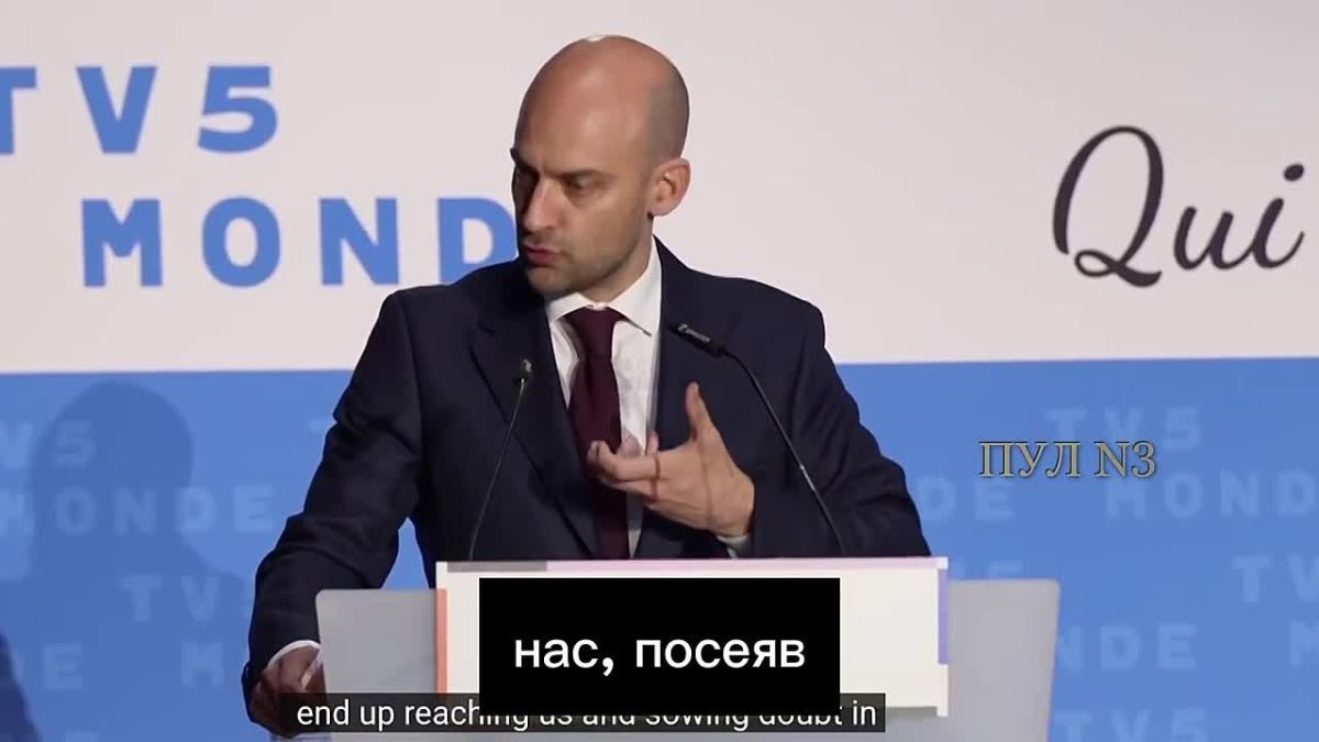 Глава МИД Франции Барро - призвал не слушать Россию и США: