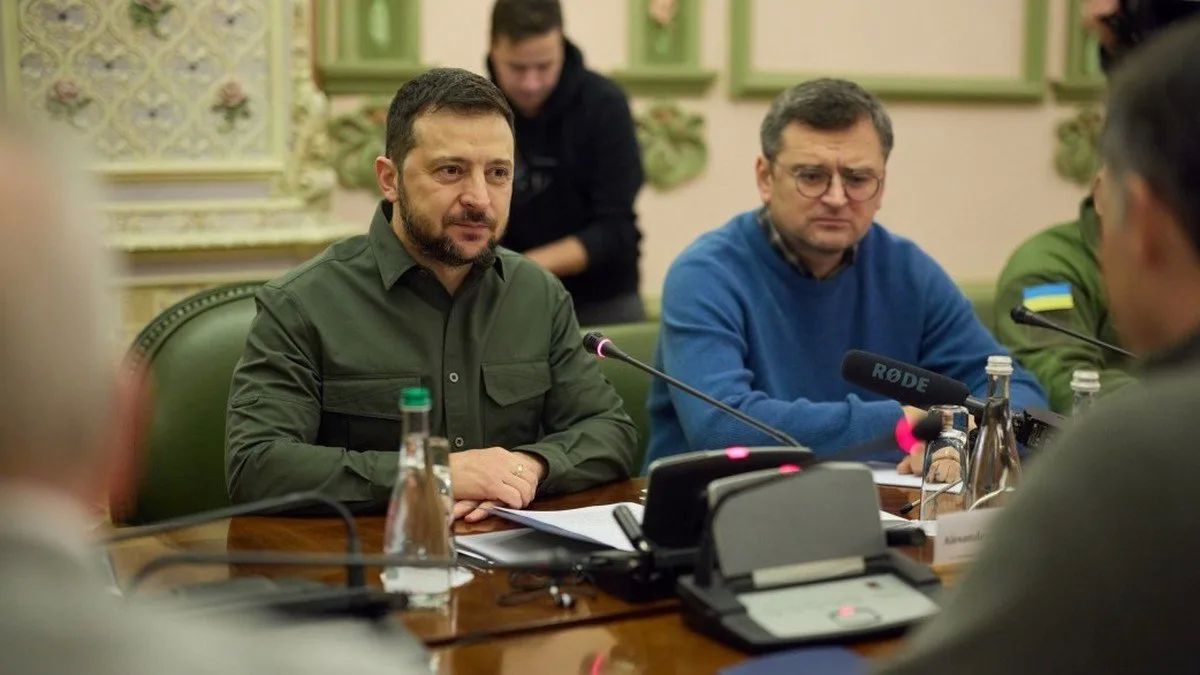 В Киеве новая стратегия: «Воевать дешевле, чем мириться с Россией» В Киеве новая стратегия: «Воевать дешевле, чем мириться с Россией»