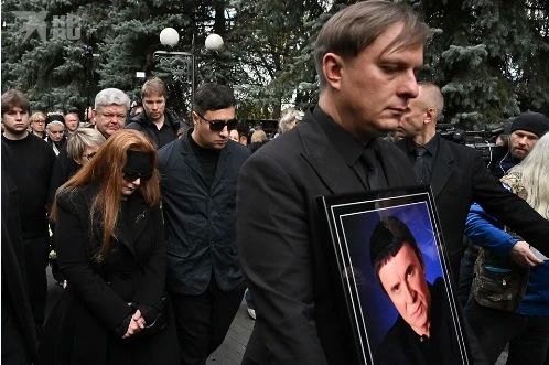 Никто из детей не приехал проститься с Анатолием Кашпировским Никто из детей не приехал проститься с Анатолием Кашпировским