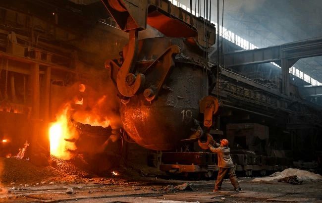 "АрселорМиттал" останавливает производство после российских атак