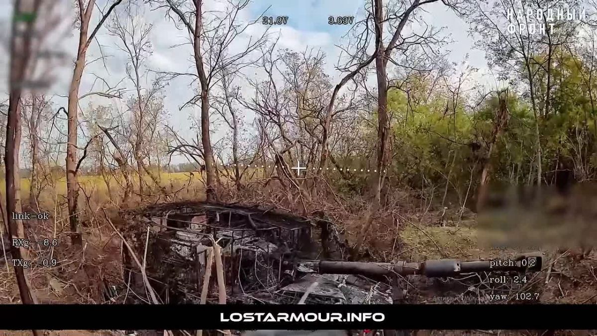 Владислав Шурыгин: Оператор оптоволоконного FPV-дрона "КВН" осуществляет объективный контроль уничтожения очередной 155-мм САУ M109 ВСУ в Запорожской области