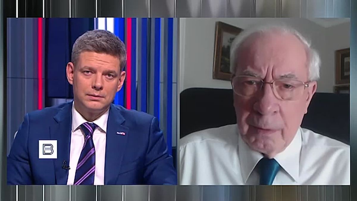 Украинцы давно мечтают заменить Зеленского, уверен экс-премьер Украины Николай Азаров