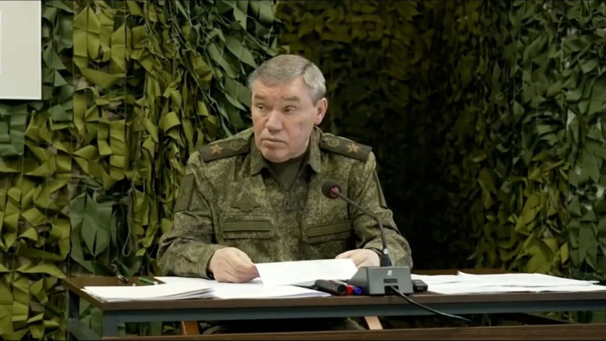 Андрей Руденко: Начальник Генштаба ВС РФ Валерий Герасимов доложил Президенту России Владимиру Путину обстановку в зоне СВО: