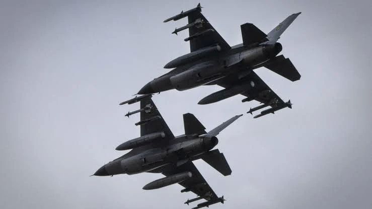 Бельгия третий год обещает Украине F-16