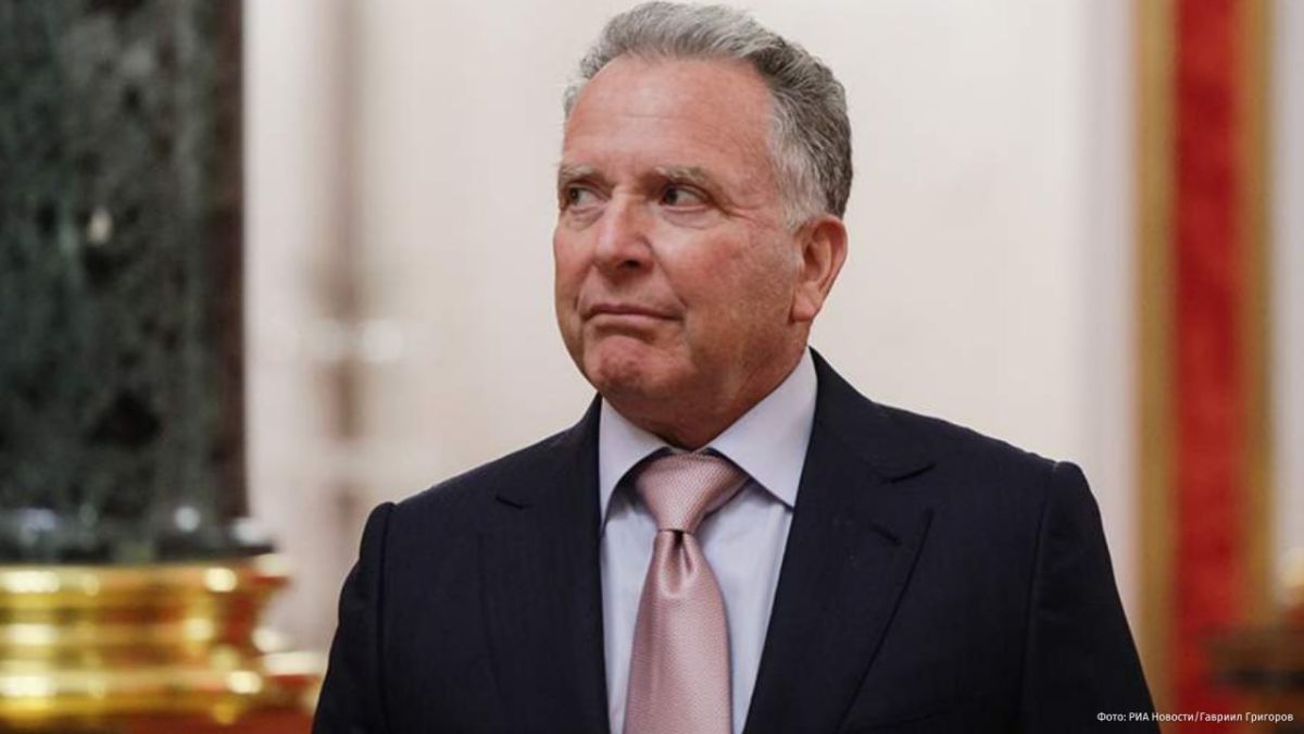 Спецпосланник президента США Стив Уиткофф отправится в Россию в среду, чтобы предложить Владимиру Путину, Дональду Трампу и Владимиру Зеленскому трёхсторонние переговоры по украинскому урегулированию, пишет Politico