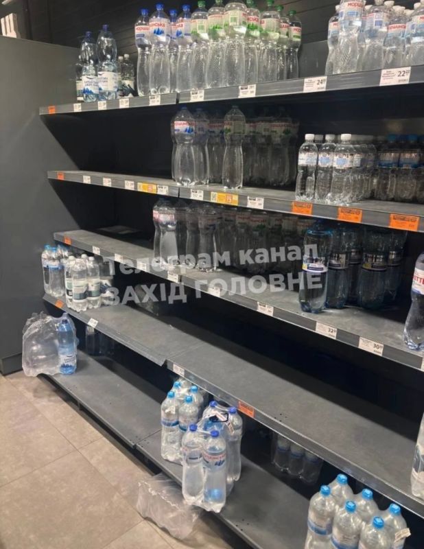 В Новояворовске, недалеко от Львова, люди массово скупают воду, — укроСМИ