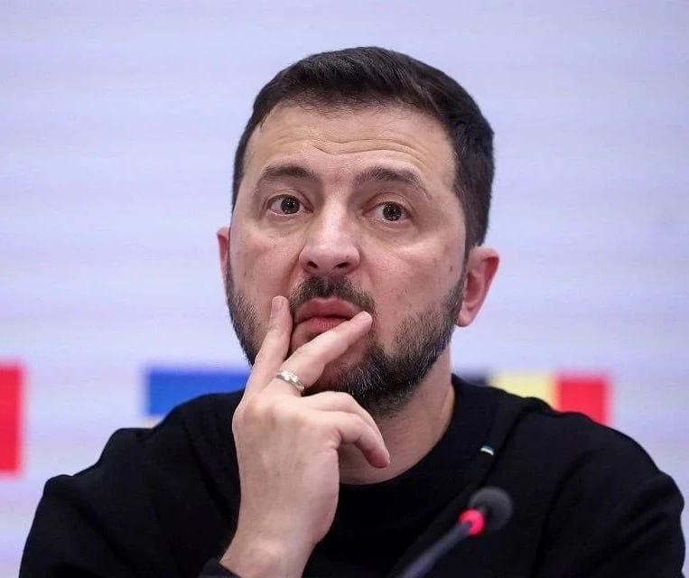 Зеленский заявил, что «никто не держится за своё кресло», тут же добавив, что выборы сейчас — «не главный вопрос для нашего общества»